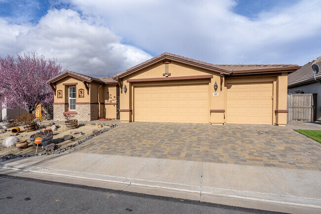 Building Photo - 485 Cicada Ct,