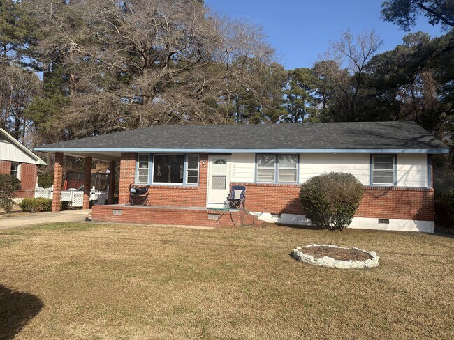 Building Photo - 131 Cole Dr