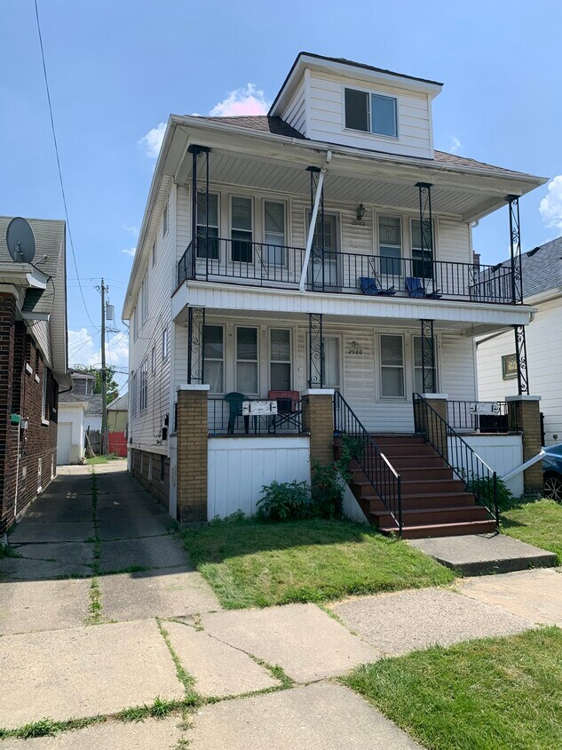 Foto principal - 2980 Lehman St