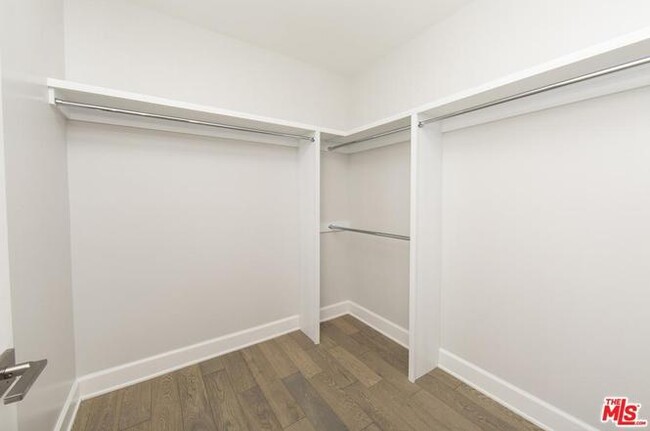 master closet - 18821 Leadwell St