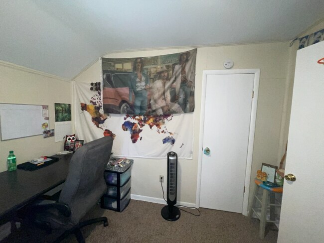 Foto del edificio - 421 Dodge St