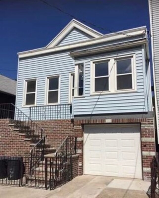 Primary Photo - 124 Sherman Pl