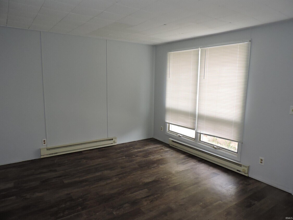 125 W Orange St, Cromwell, IN 46732 Townhome Rentals in Cromwell IN