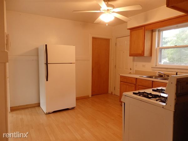 Building Photo - 1267 Langeland Ave