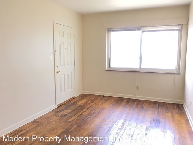 Building Photo - 1662 Alexandria Dr