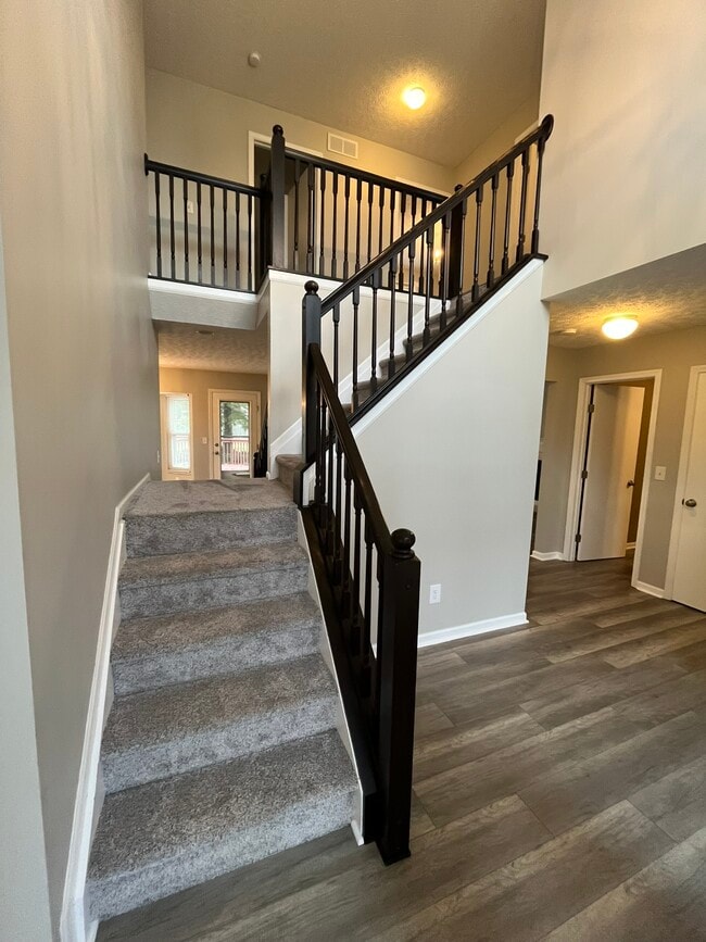 Foto del edificio - 208 Caswell Dr