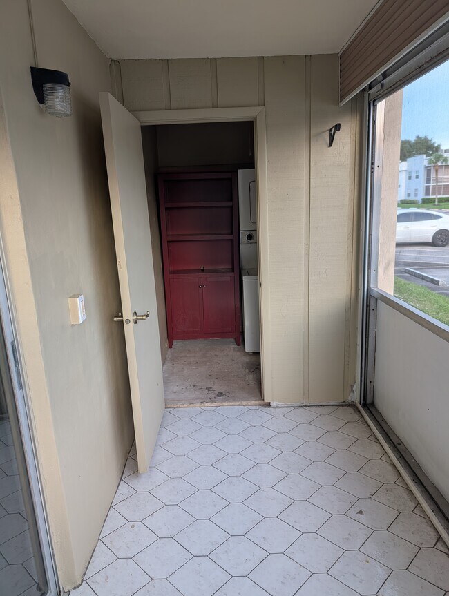 Foto del edificio - 839 Normandy R