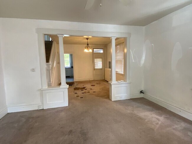 Foto del edificio - Pedrosa -713-715 Linden Avenue