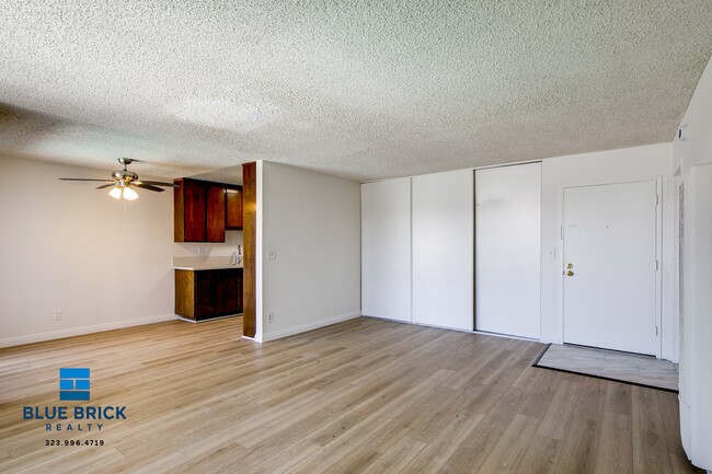 Building Photo - 5452 Corteen Pl