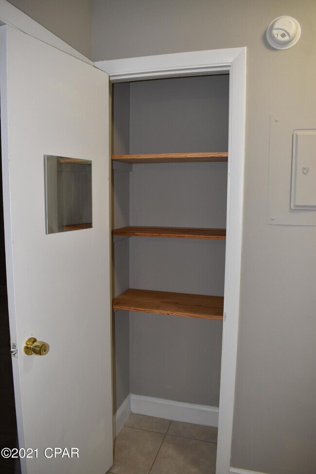 Building Photo - 2538 Johnson Dr