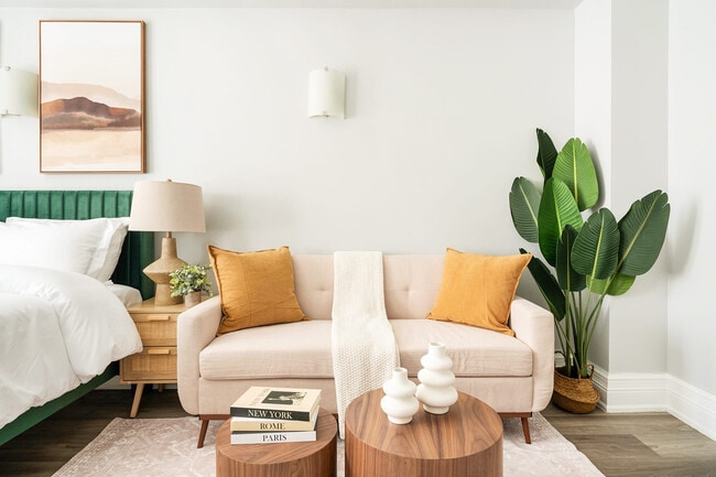 Building Photo - 234 W 73rd St