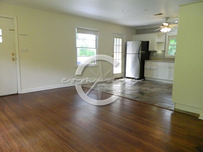 Building Photo - 1684 Cecilia Dr SE