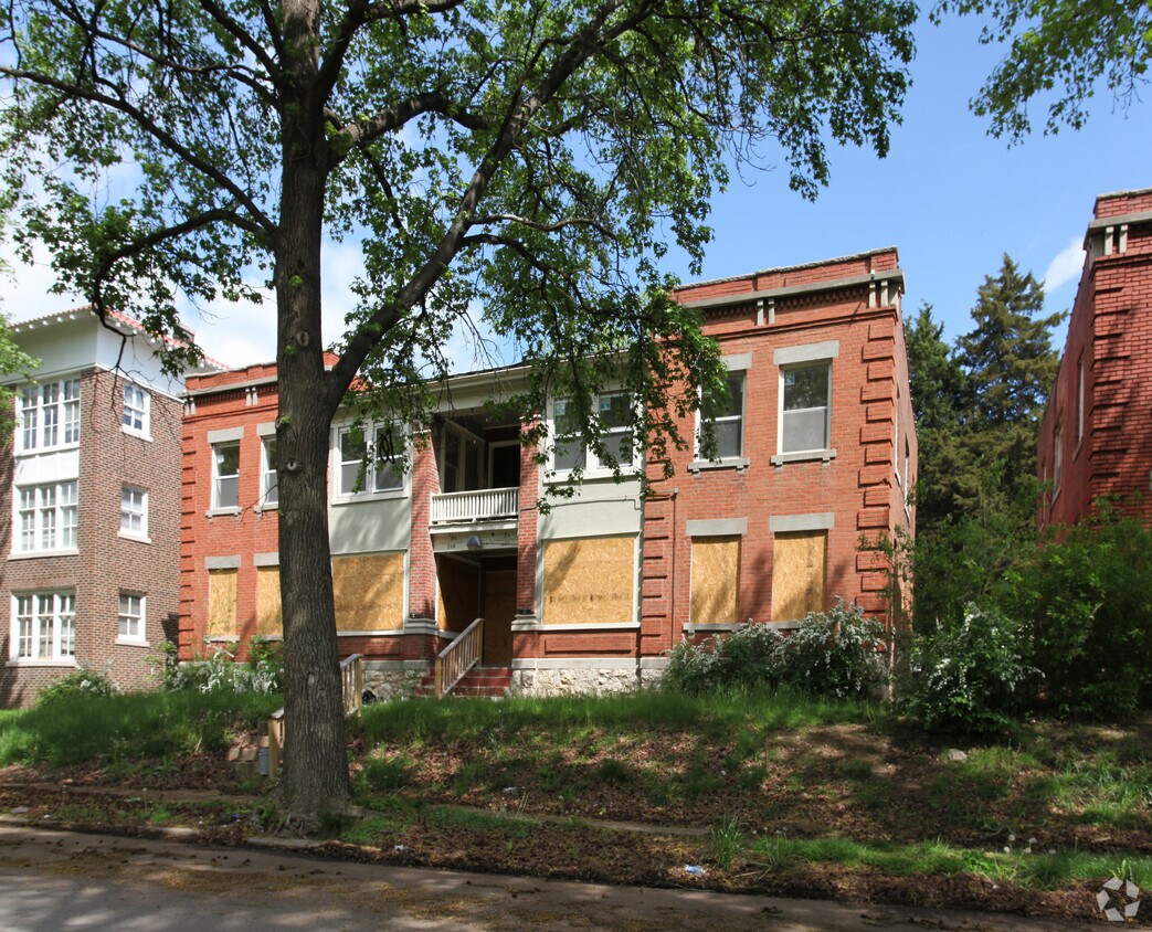 Foto del edificio - 207-209 N Mersington Ave