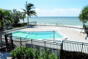 Building Photo - 1065 Gulf Shore Blvd N