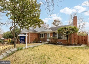 Building Photo - 2736 Stephenson Ln NW