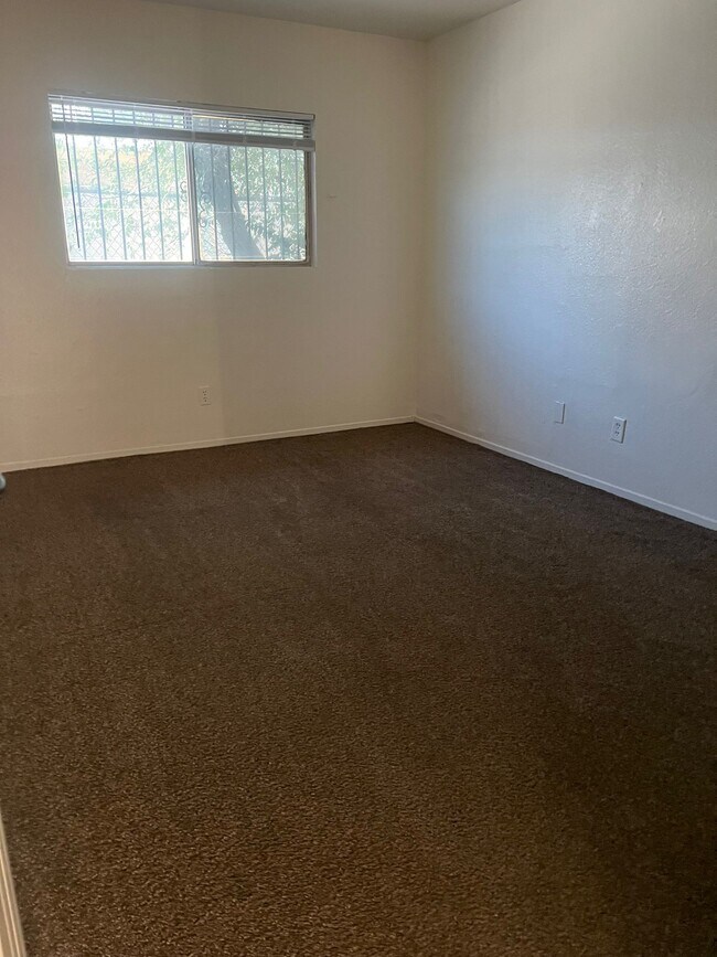 Foto del edificio - 1425 Henry Dr
