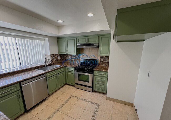 Foto del edificio - 3-Bed Townhome | EV Charger, New Appliance...