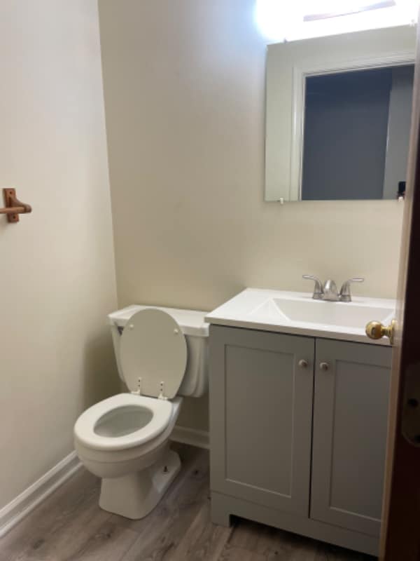 Building Photo - 103 Millview Ct