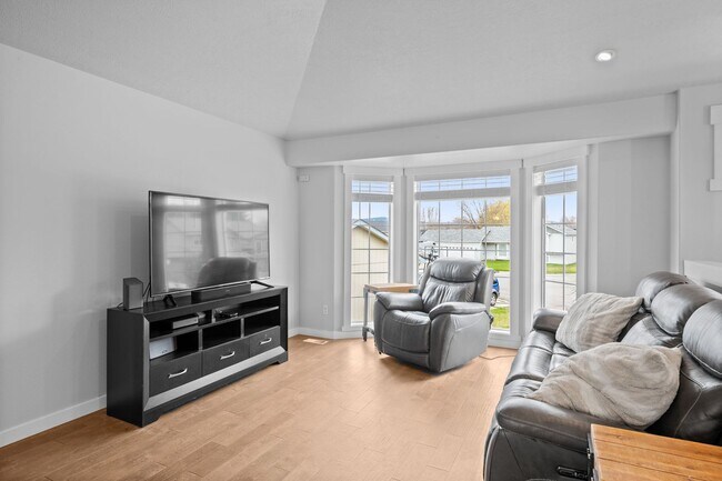 Foto del edificio - Gorgeous Liberty Lake 5 Bedroom Home!