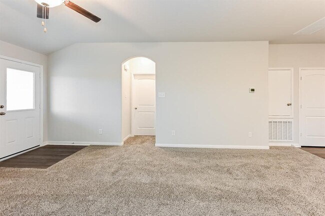 Building Photo - 25598 Roy Rogers Ct