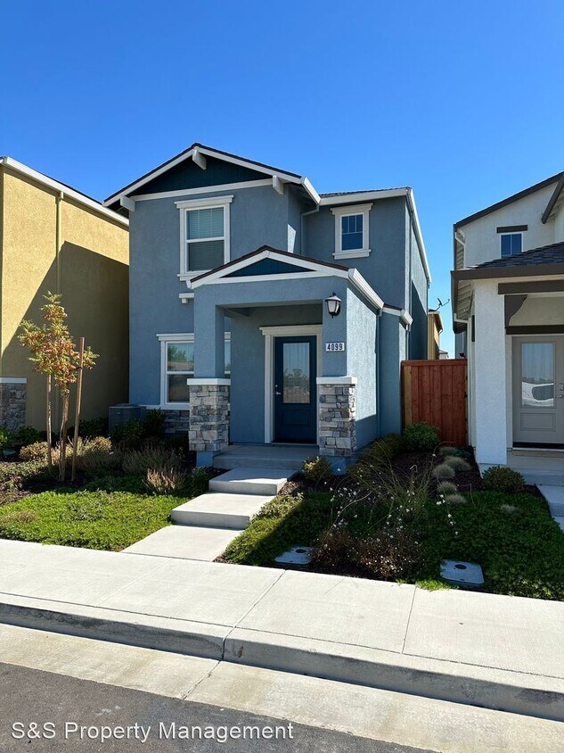 Foto principal - 2 br, 2 bath House - 4099 Liverpool St.