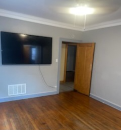 Building Photo - 8230 S Hermitage Ave
