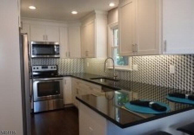 Foto del edificio - 26 Adams Dr