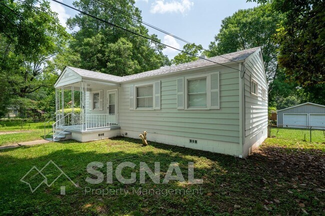 Foto del edificio - 3038 Highland Dr