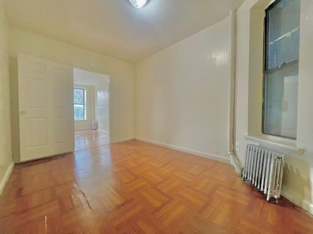 Foto del edificio - 2 bedroom in BRONX NY 10454