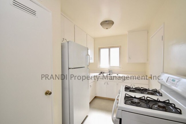 Building Photo - Available Now  1 Bedroom Apartment in Novato