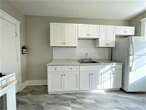 Building Photo - 15 Huss Ct
