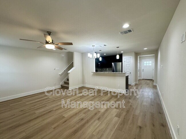 Foto del edificio - 732 Abigail Aly
