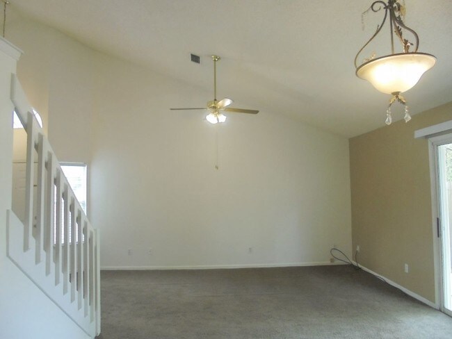 Foto del edificio - 1164 Radis Pl