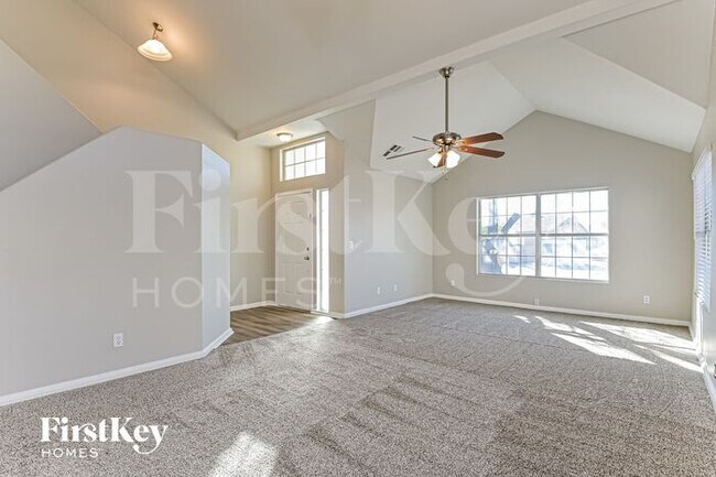 Foto del edificio - 11656 N Labyrinth Dr