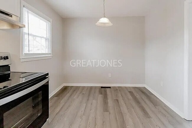 Foto del edificio - 529 Oakland Ave