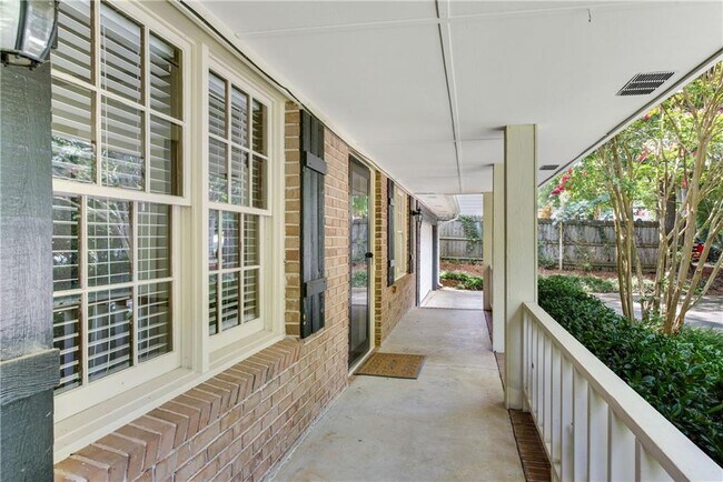 Foto del edificio - 2408 Pinkney Dr