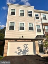 Building Photo - 111 Four Leaf Dr