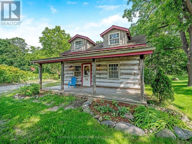 Building Photo - 145 Alma St