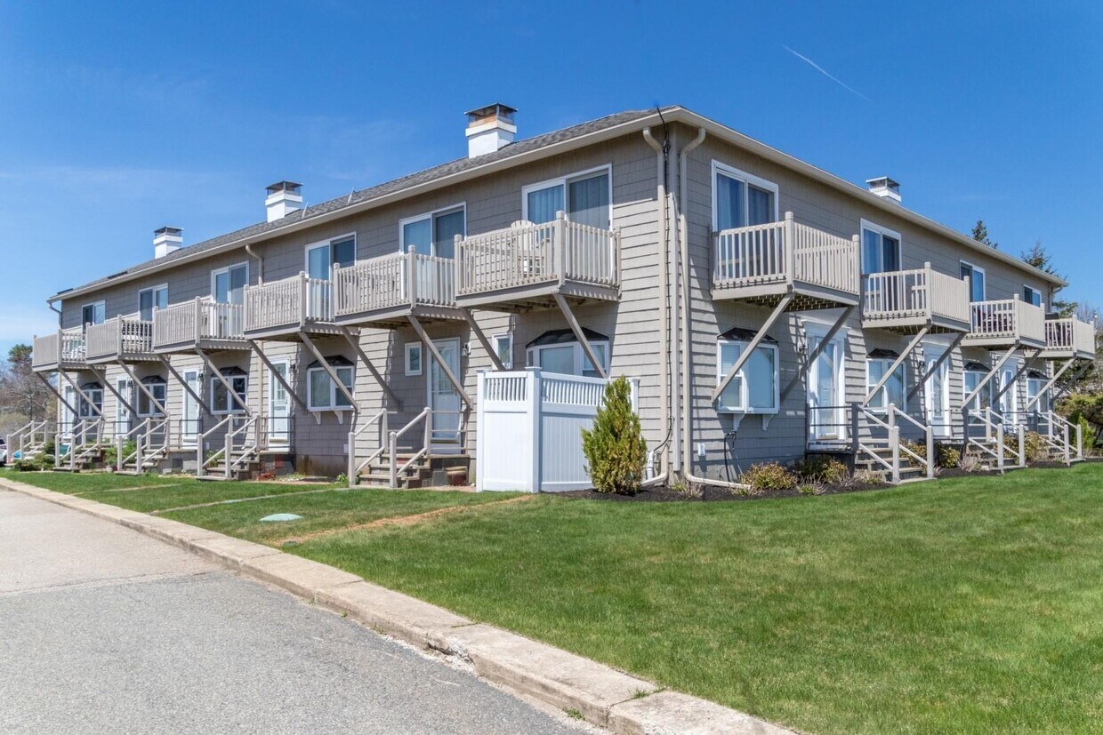 1515 Ocean Blvd Unit 2, Rye, NH 03870 Condo for Rent in Rye, NH