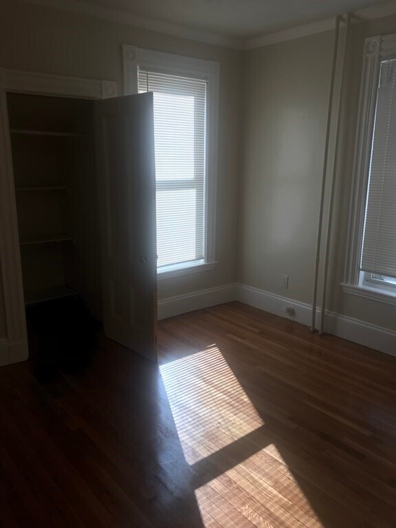 Foto del edificio - 4313 Washington St