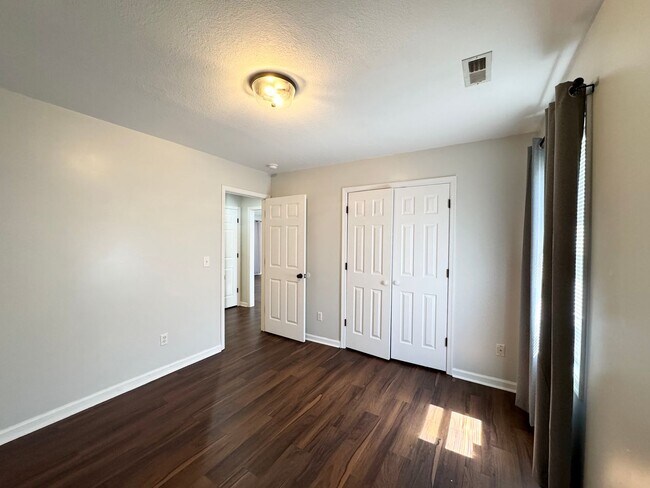 Building Photo - 205 Summerfield St
