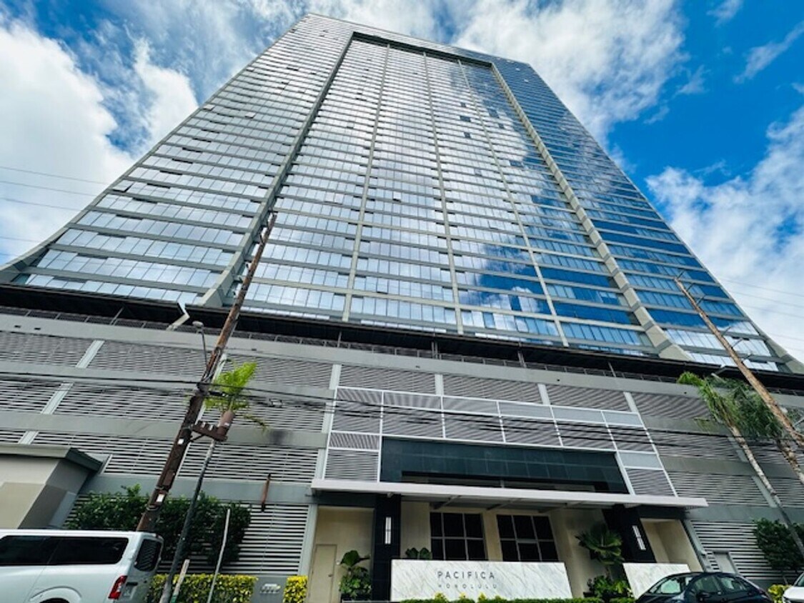 Foto principal - 1 Bedroom, 1 Bathroom, 1 Parking with Den ...