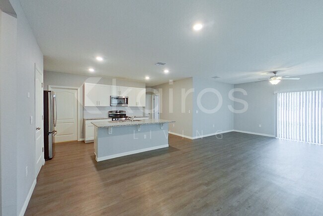 Foto del edificio - 32217 Edson Ave