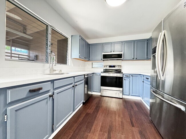 Foto del edificio - Pet Friendly House with A/C and K-Bay Access