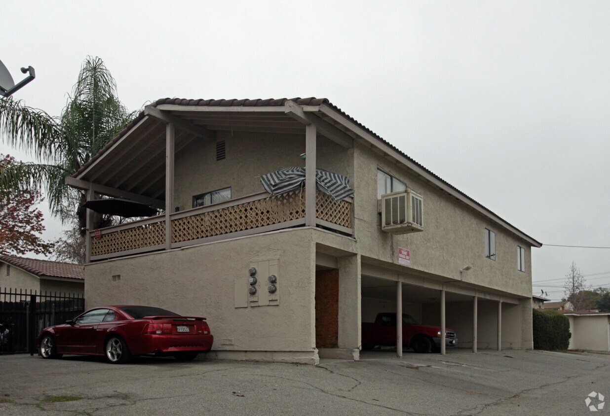 Building Photo - 320 W Alpine St