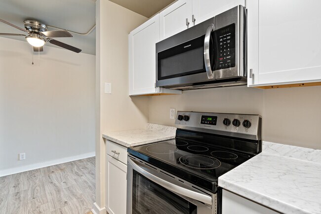 Kitchen - 4716 Trenton Dr