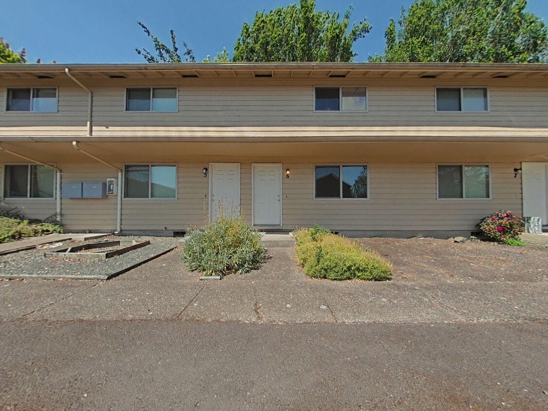 Foto principal - 2 Bedroom Apartment ~ Close to 9th Street