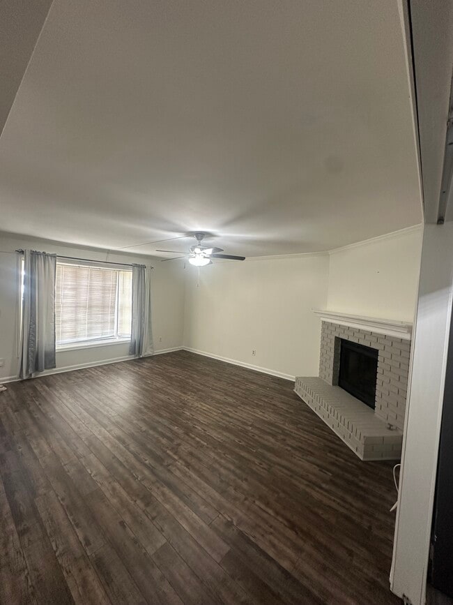 Building Photo - 2933 Riverwood Ter