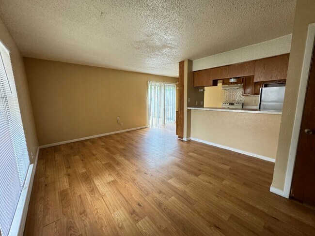 Foto del edificio - 1302 Covey Ln