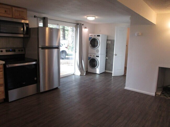 Foto del edificio - 2 Bedroom 2 Bathroom Lake Holiday Home